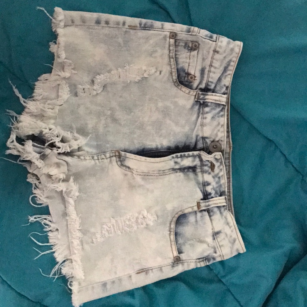White washed distressed shorts